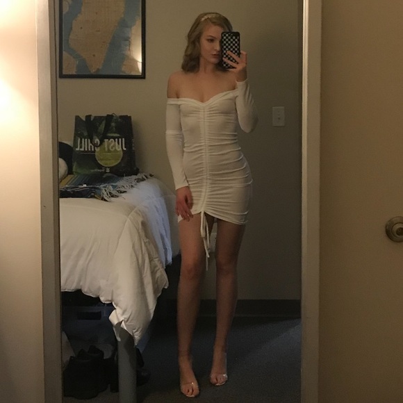 🛍 White Ribbed Long Sleeve Ruched Bodycon Dress - Picture 6 of 7